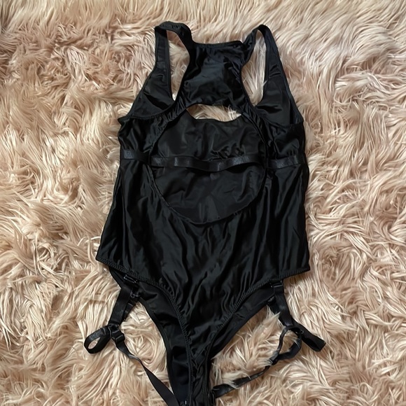 Sexy Bodysuit Urban Outfitters READ FIRST Size Medium - Picture 3 of 10